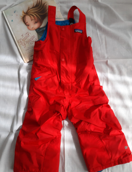 Patagonia tuta tg 2 anni piccolo prezzo per due segni come in foto, per il resto perfetta 18+ss