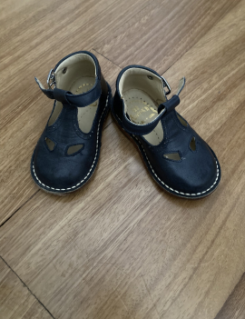 Eureka, scarpa con occhietti blu, n20, €50+ss