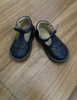 RIBASSATO Eureka, scarpa con occhietti blu, n20, €25+ss