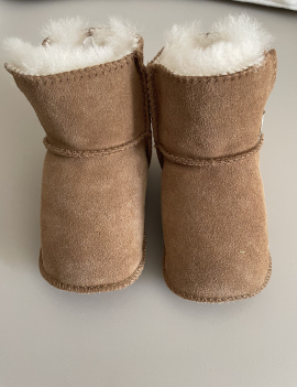 Stivaletti Ugg numero 18 35 euro + ss